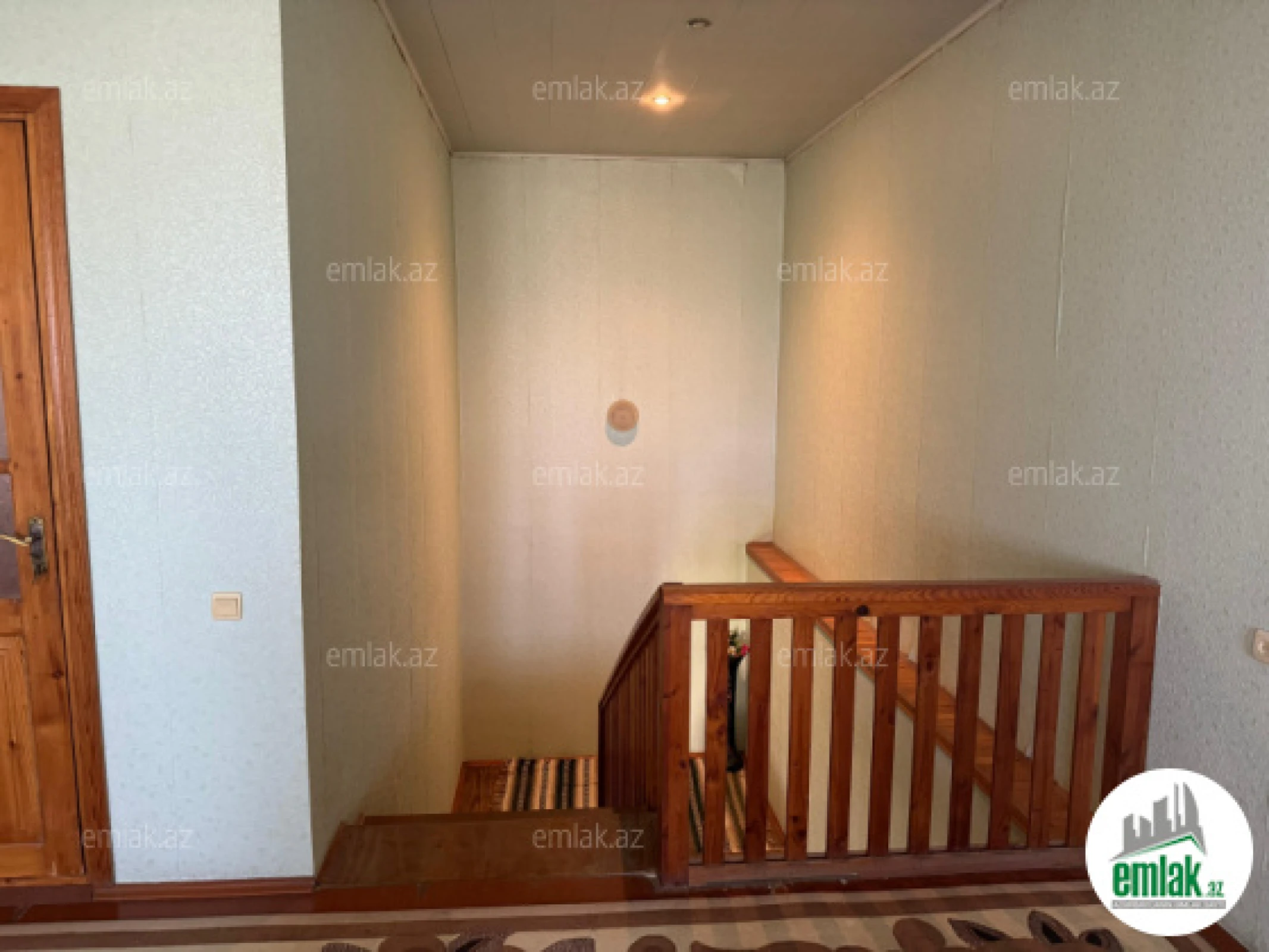 Satılır 5 otaqlı həyət evi 278 m²