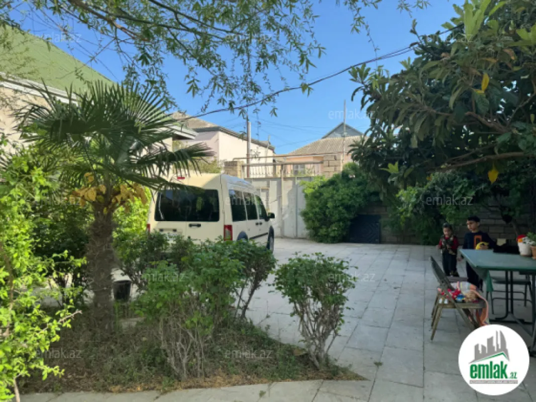 Satılır 5 otaqlı həyət evi 278 m²
