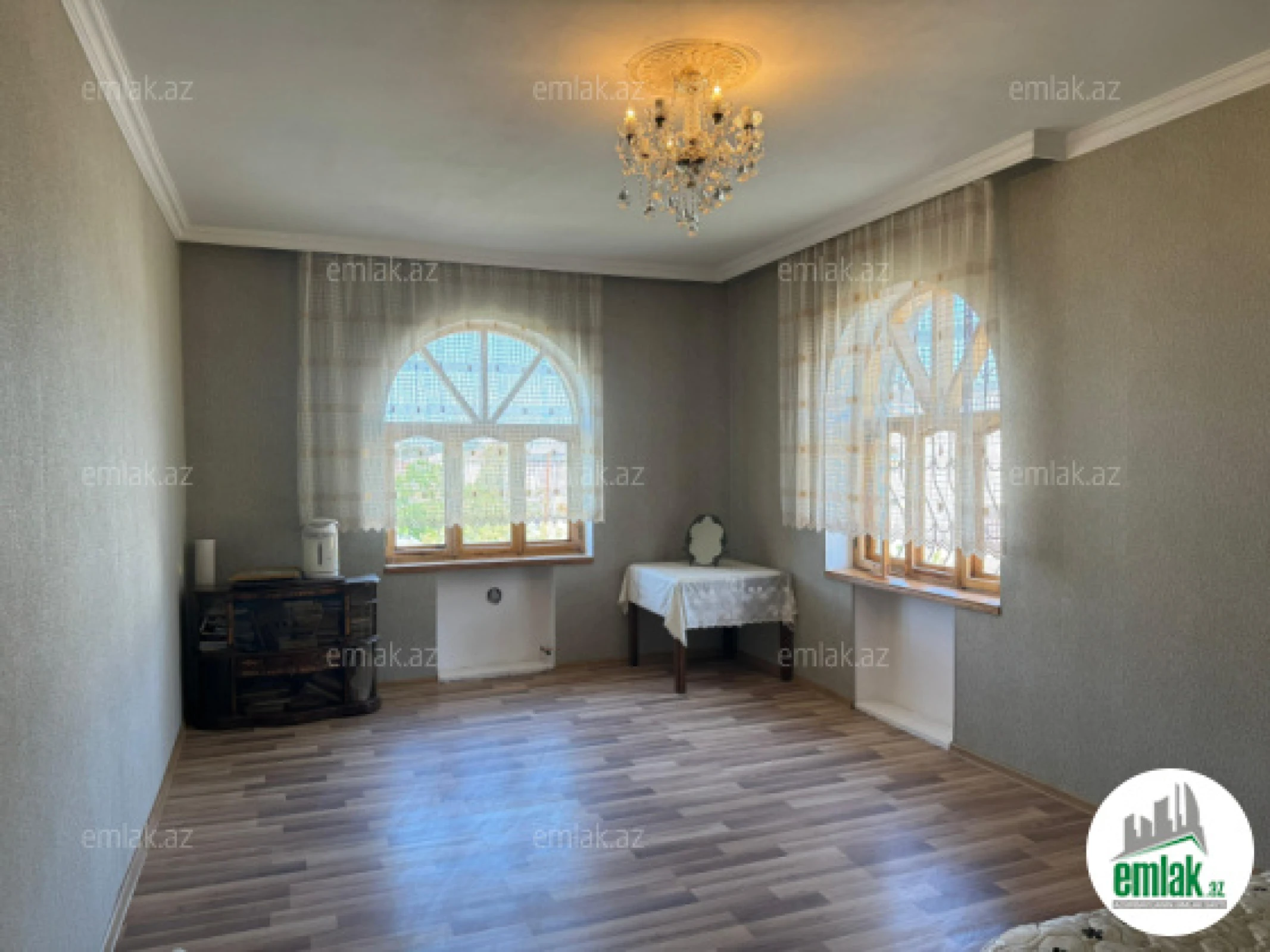 Satılır 5 otaqlı həyət evi 278 m²