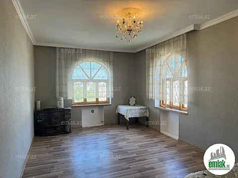 Satılır 5 otaqlı həyət evi 278 m²
