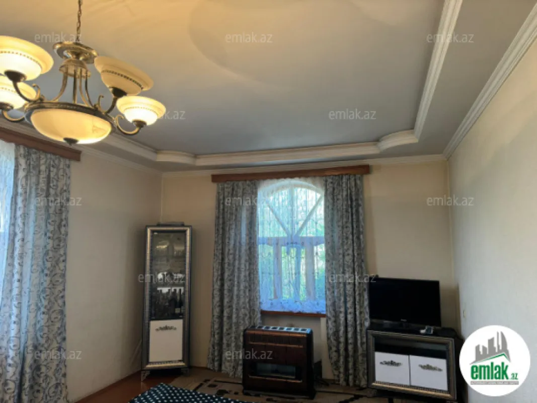 Satılır 5 otaqlı həyət evi 278 m²