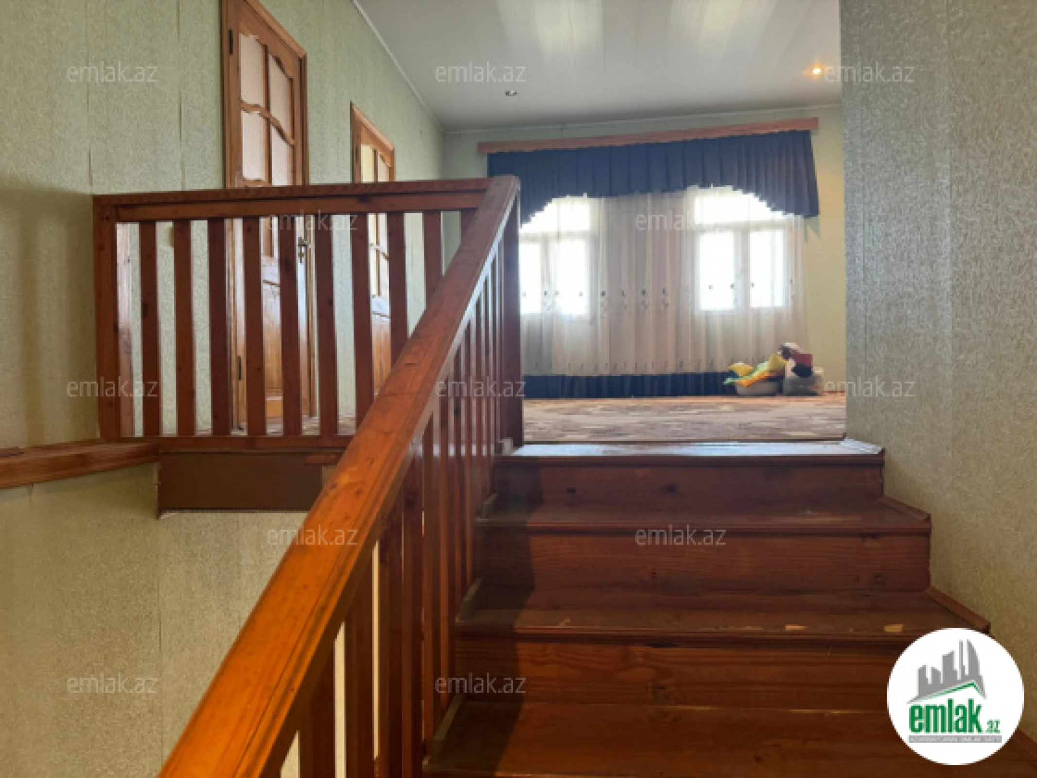 Satılır 5 otaqlı həyət evi 278 m²