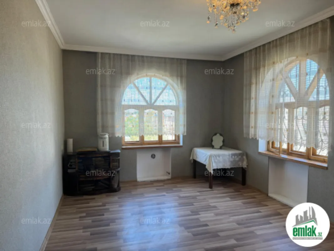 Satılır 5 otaqlı həyət evi 278 m²