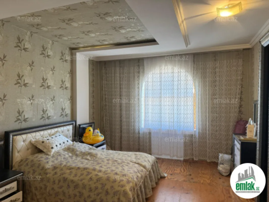 Satılır 5 otaqlı həyət evi 278 m²