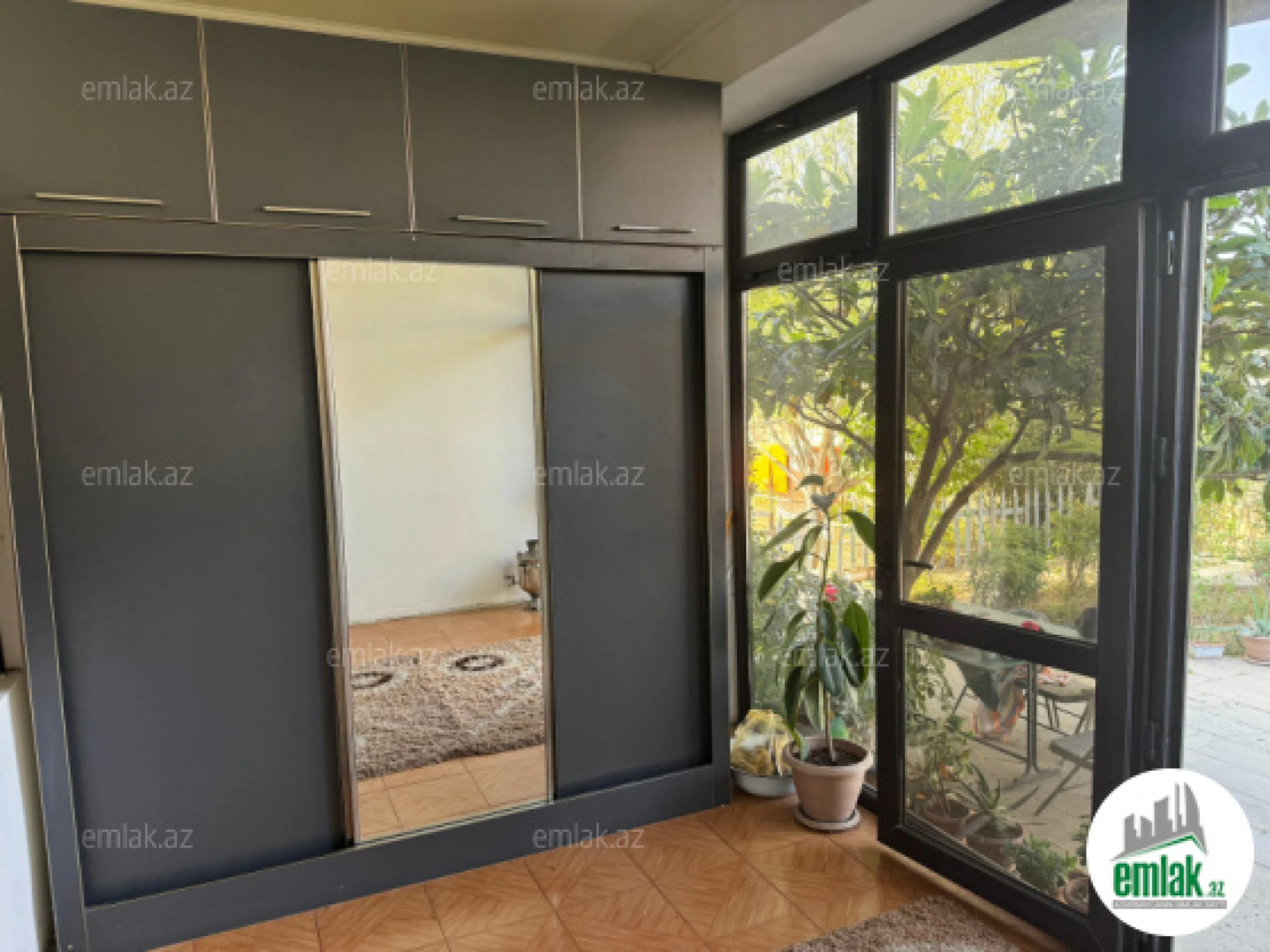 Satılır 5 otaqlı həyət evi 278 m²