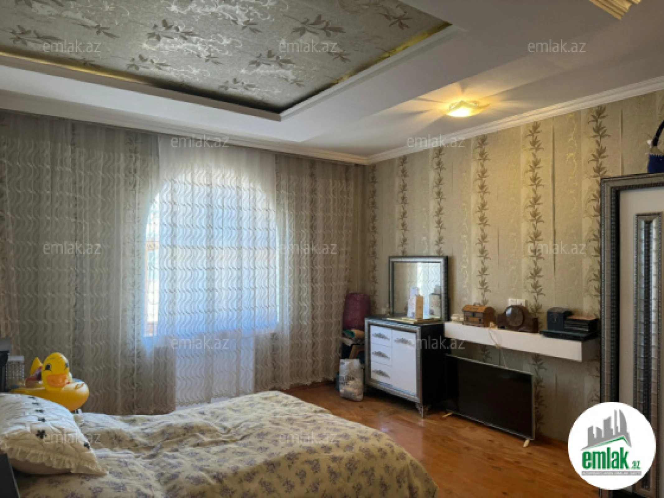 Satılır 5 otaqlı həyət evi 278 m²