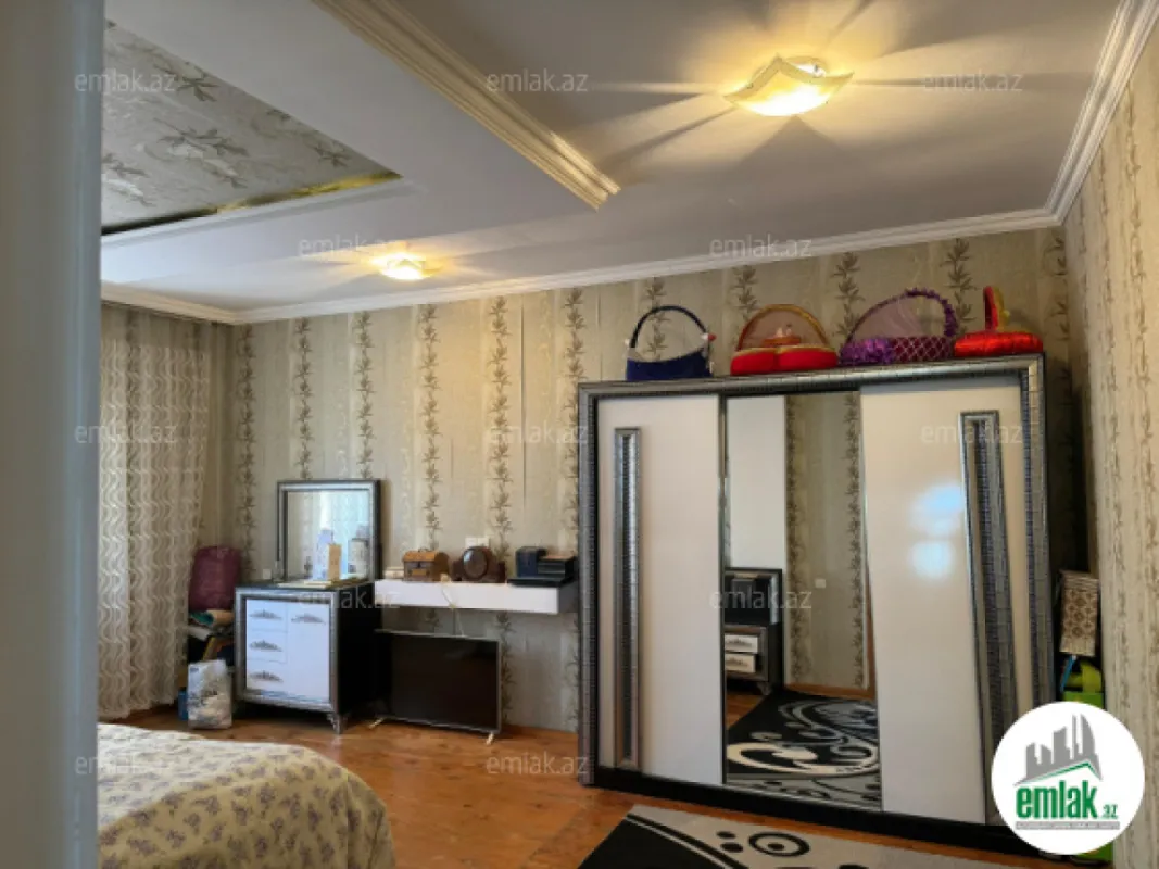 Satılır 5 otaqlı həyət evi 278 m²