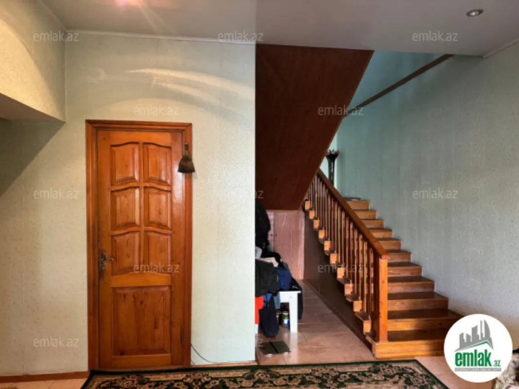 Satılır 5 otaqlı həyət evi 278 m²