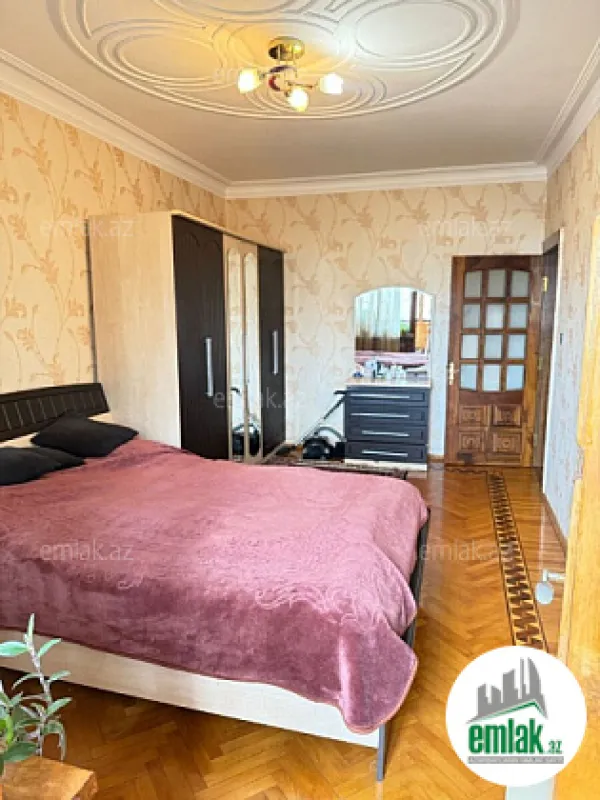 Satılır 3 otaqlı köhnə tikili 90 m²