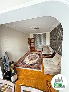 Satılır 3 otaqlı köhnə tikili 90 m²