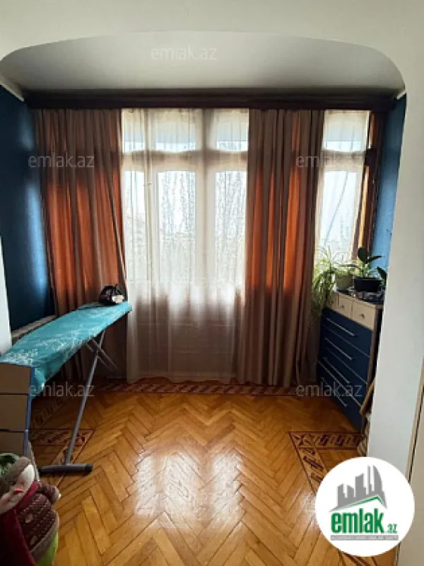Satılır 3 otaqlı köhnə tikili 90 m²