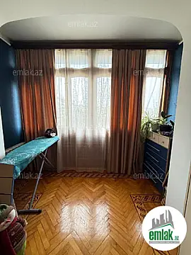 Satılır 3 otaqlı köhnə tikili 90 m²