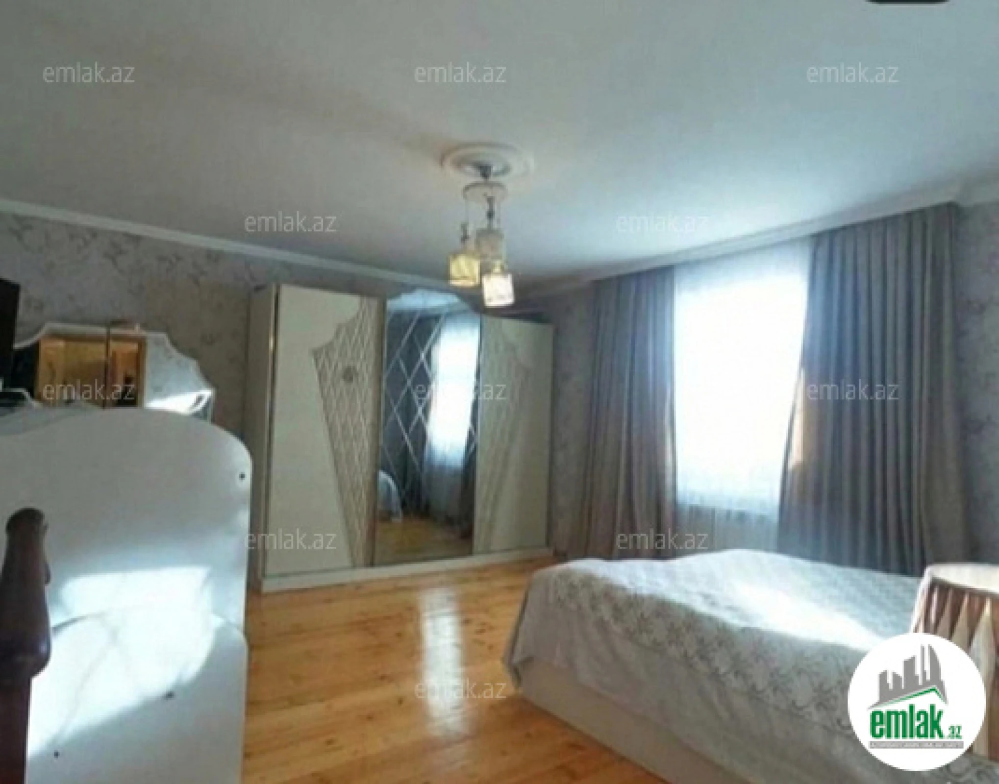 Satılır 7 otaqlı həyət evi 272 m²