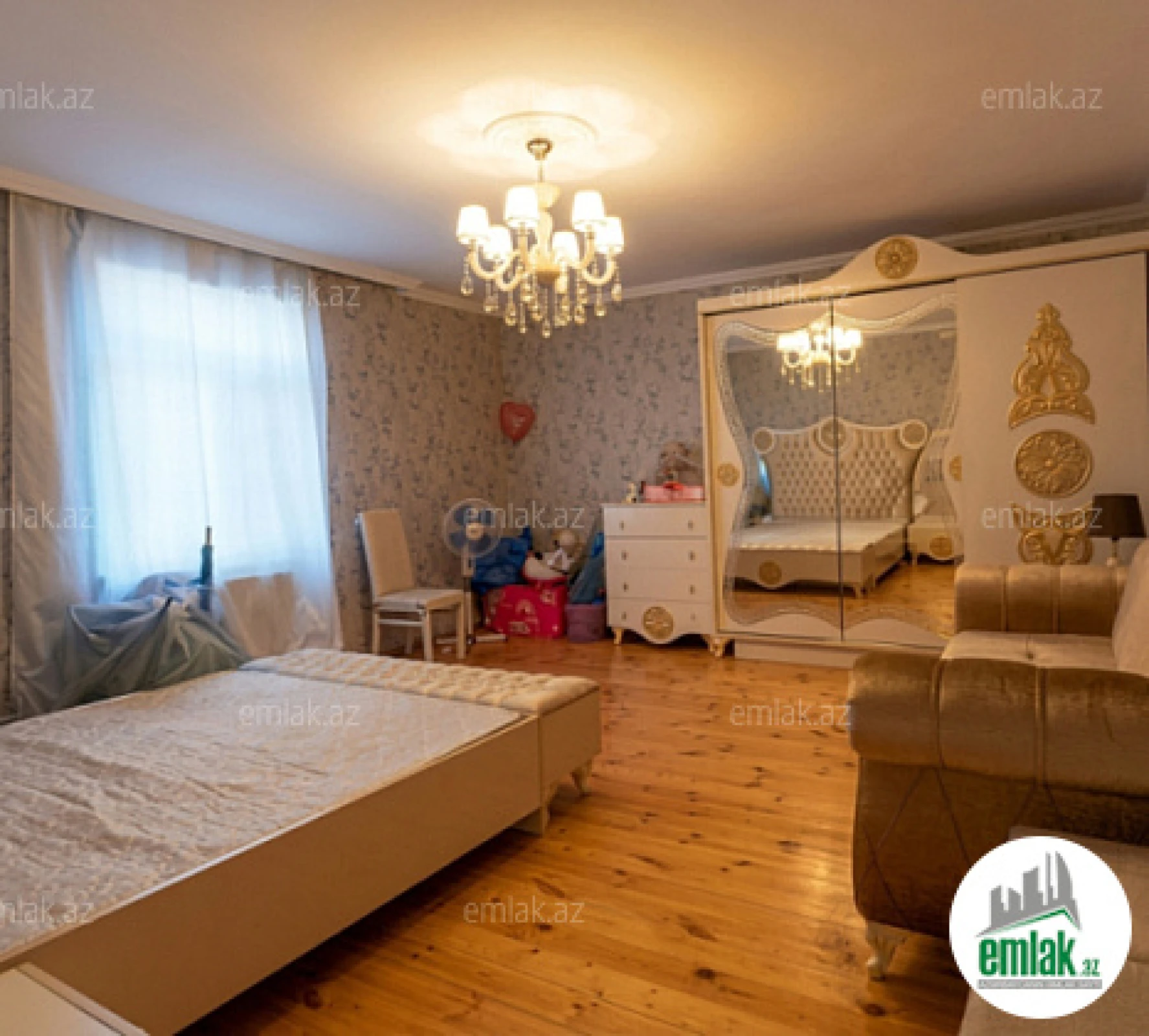 Satılır 7 otaqlı həyət evi 272 m²