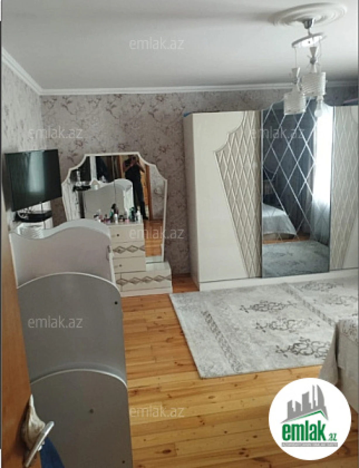 Satılır 7 otaqlı həyət evi 272 m²