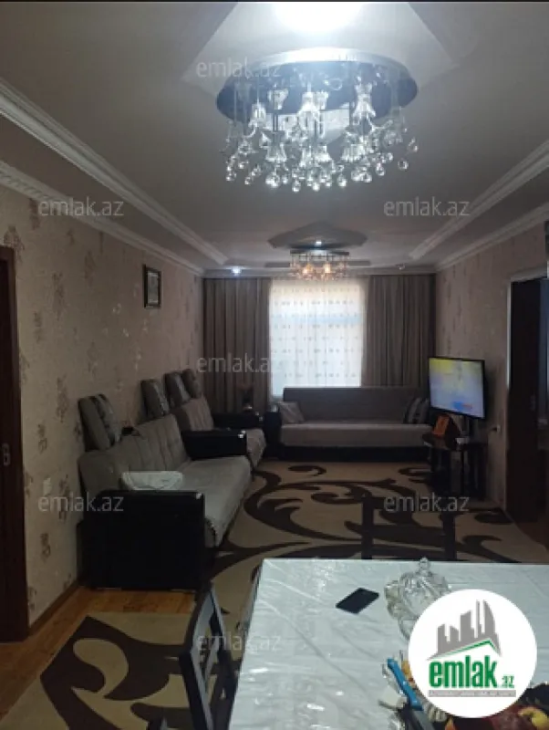 Satılır 7 otaqlı həyət evi 272 m²