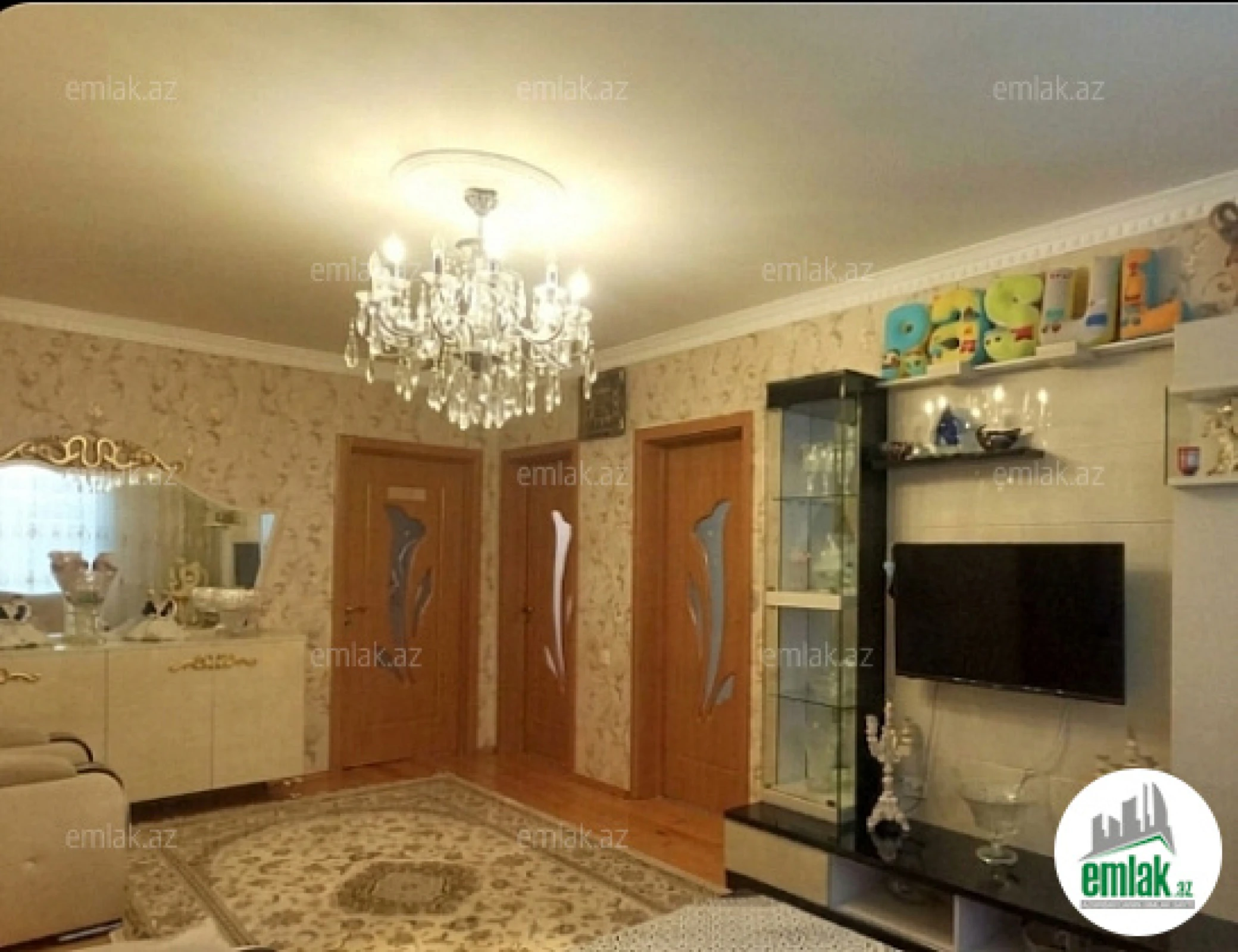 Satılır 7 otaqlı həyət evi 272 m²
