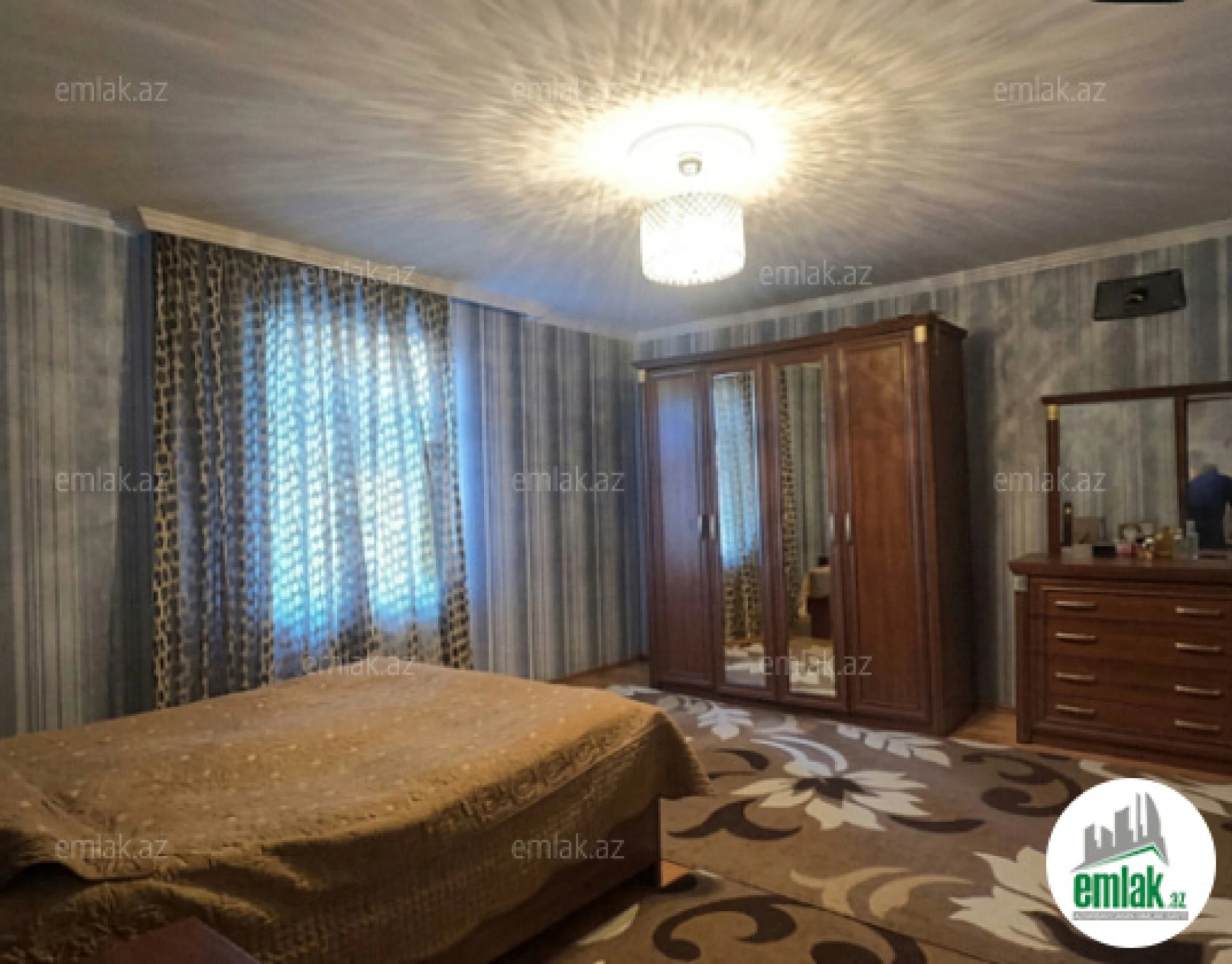 Satılır 7 otaqlı həyət evi 272 m²