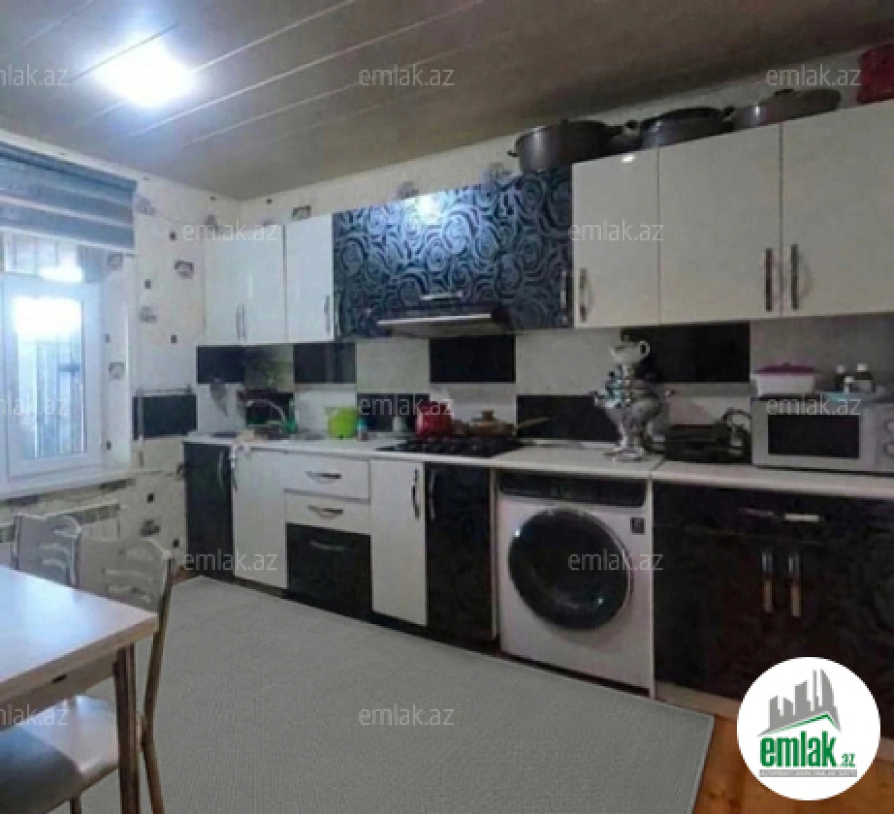 Satılır 7 otaqlı həyət evi 272 m²