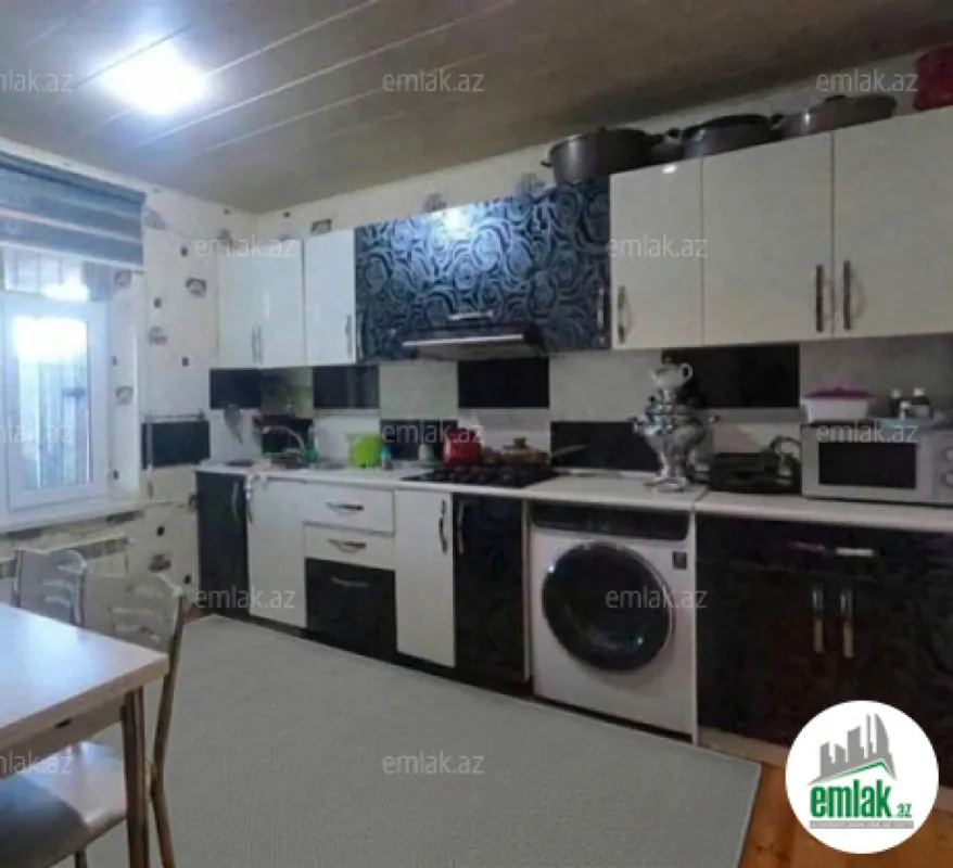 Satılır 7 otaqlı həyət evi 272 m²