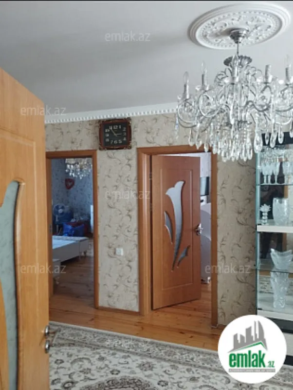 Satılır 7 otaqlı həyət evi 272 m²