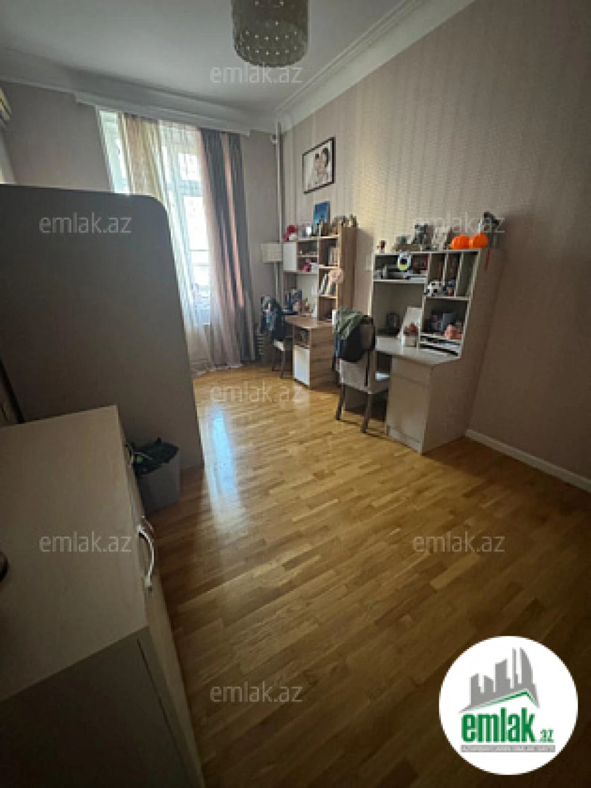 Satılır 3 otaqlı köhnə tikili 90 m²