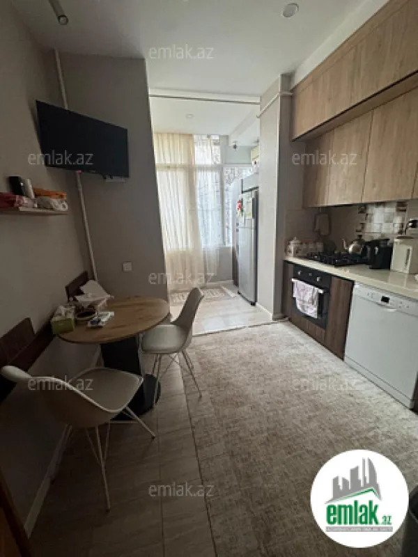 Satılır 3 otaqlı köhnə tikili 90 m²