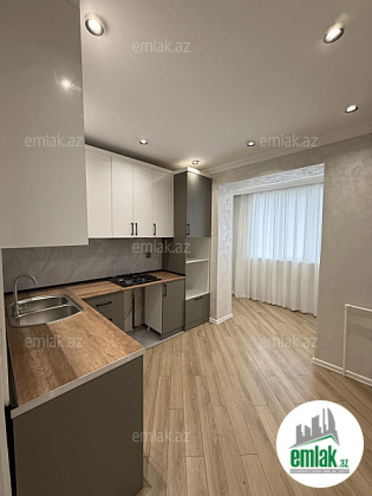 Satılır 3 otaqlı köhnə tikili 85 m²