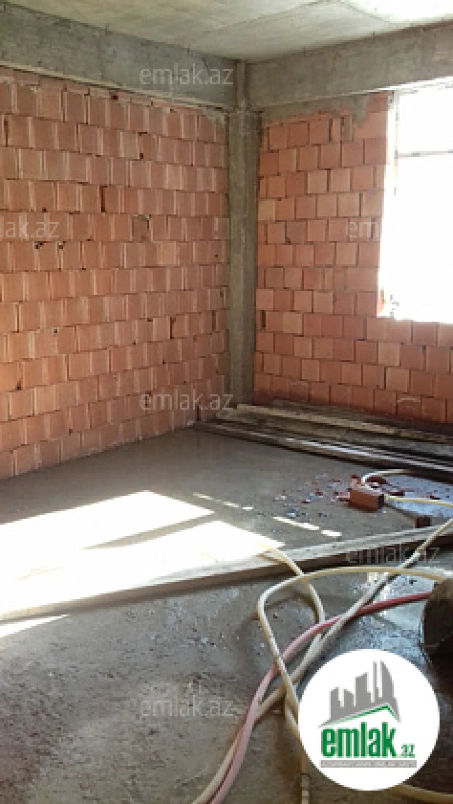 Satılır 3 otaqlı yeni tikili 83 m²