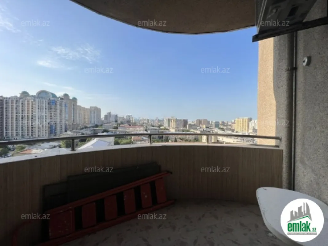 Satılır 3 otaqlı yeni tikili 110 m²