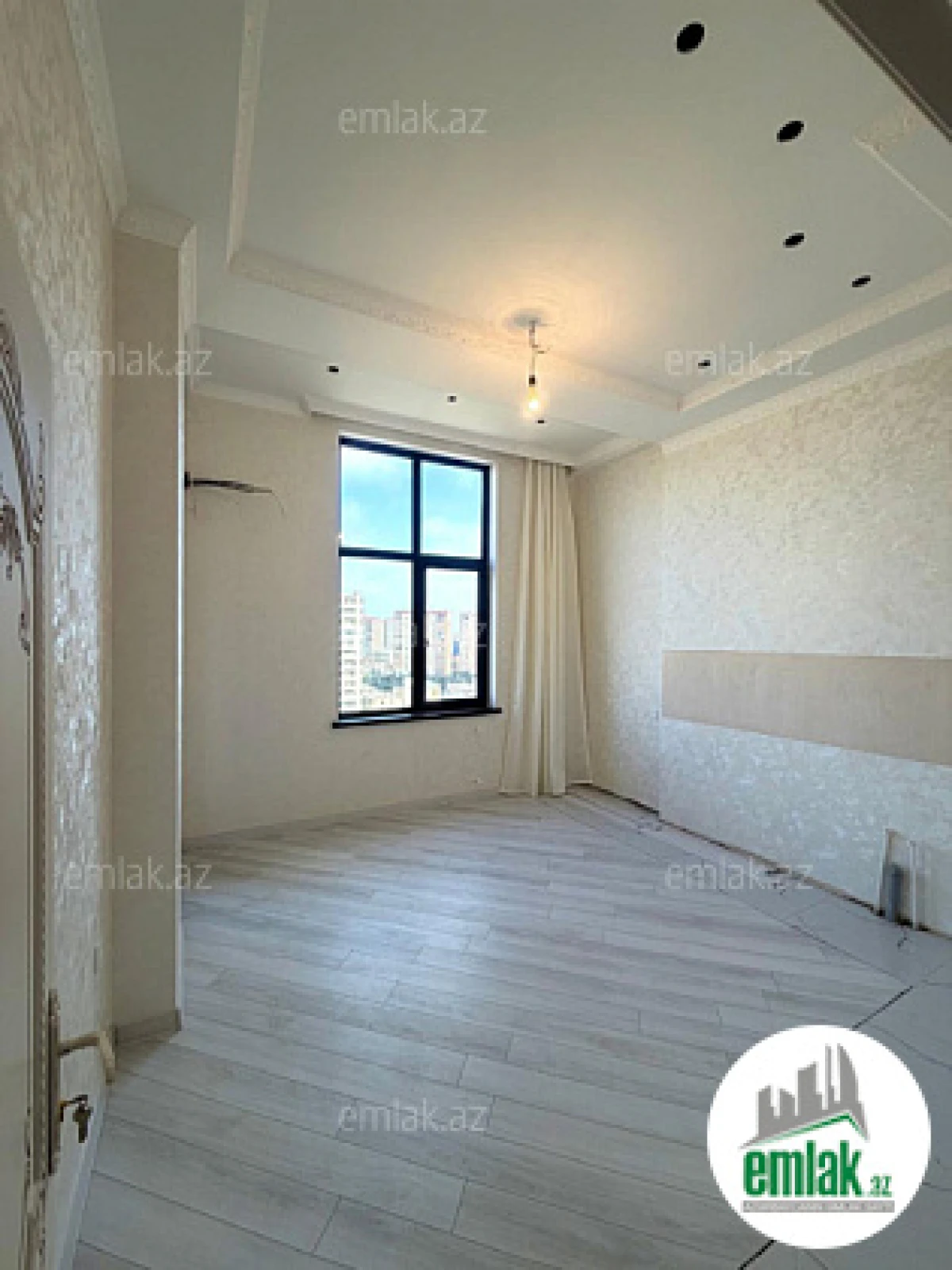 Satılır 2 otaqlı köhnə tikili 85 m²