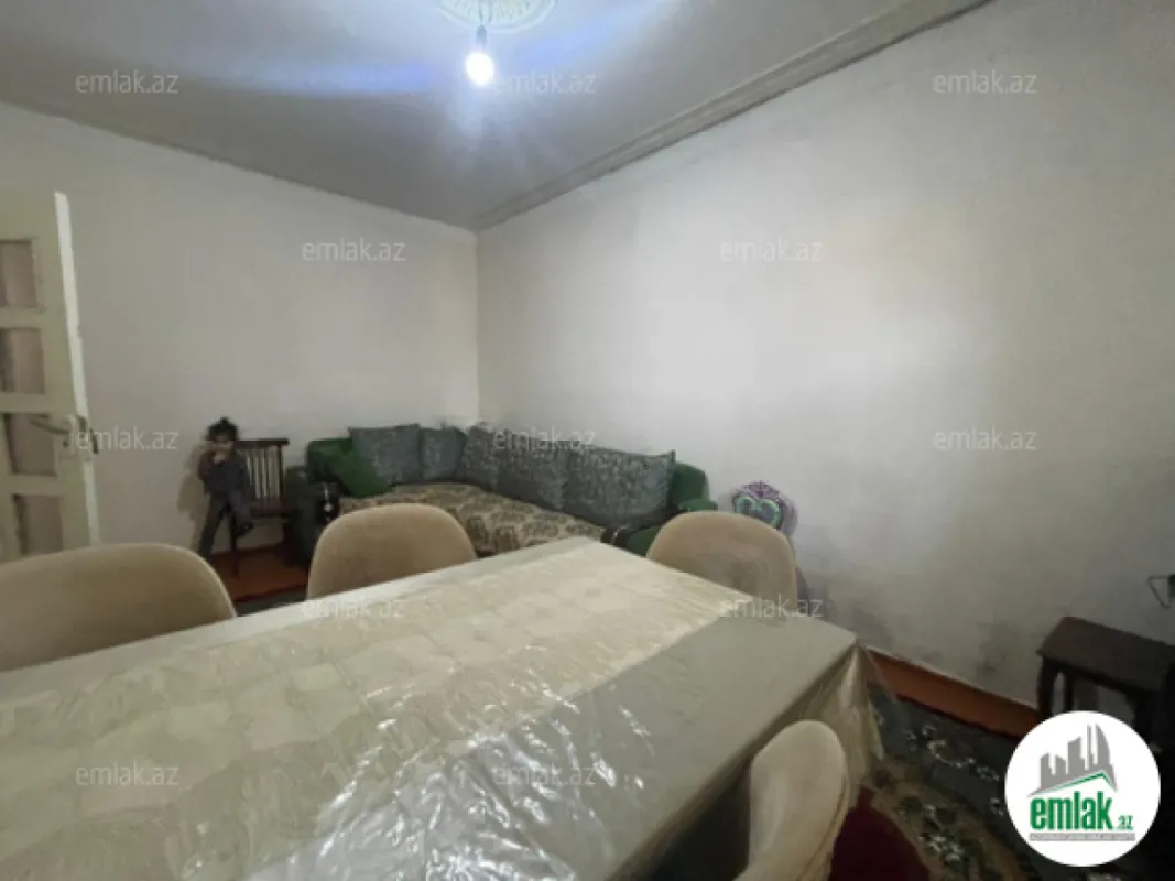 Satılır 3 otaqlı köhnə tikili 90 m²