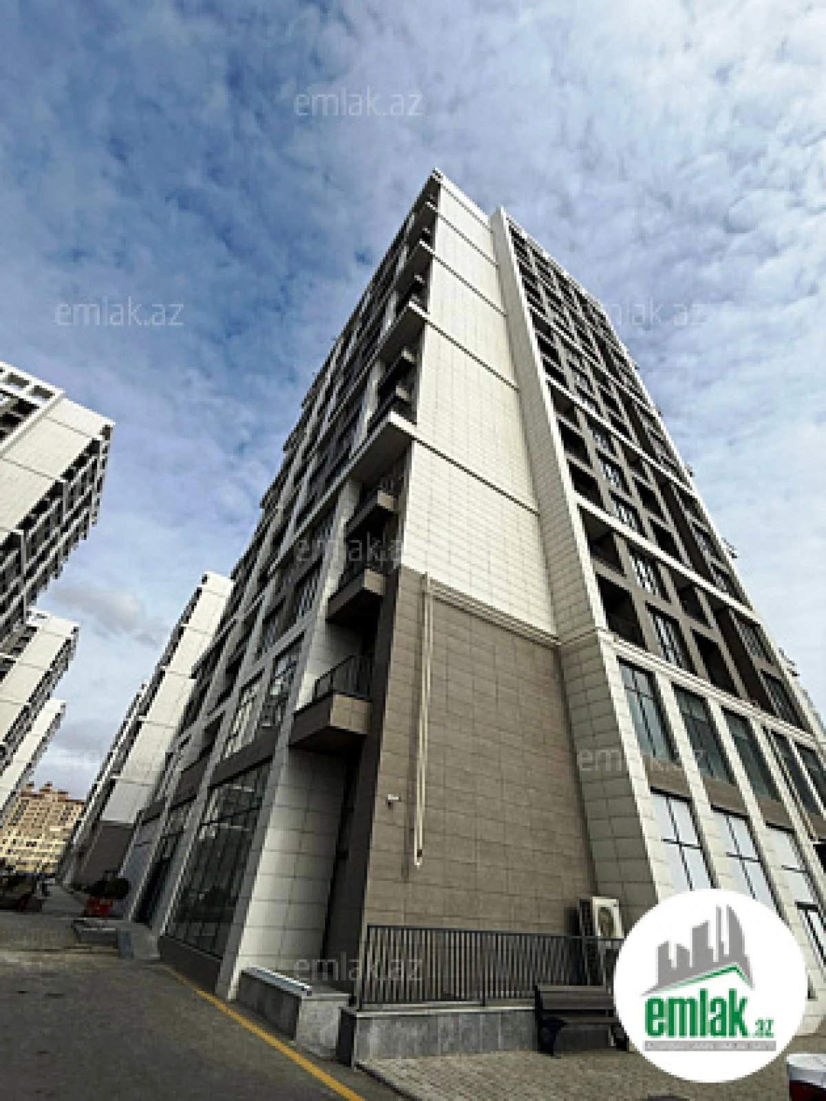 Satılır 2 otaqlı yeni tikili 117 m²