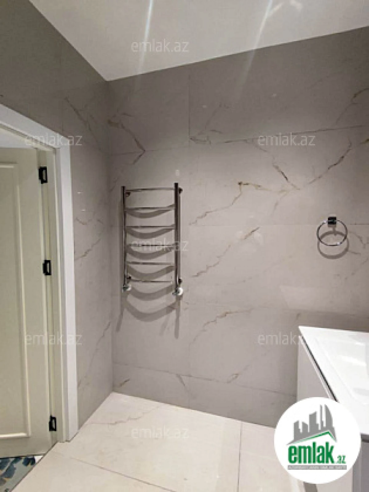 Satılır 2 otaqlı yeni tikili 117 m²