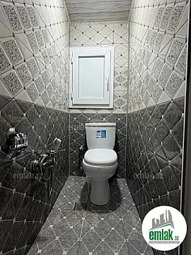 Satılır 2 otaqlı köhnə tikili 60 m²