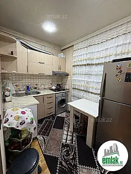 Satılır 2 otaqlı köhnə tikili 60 m²