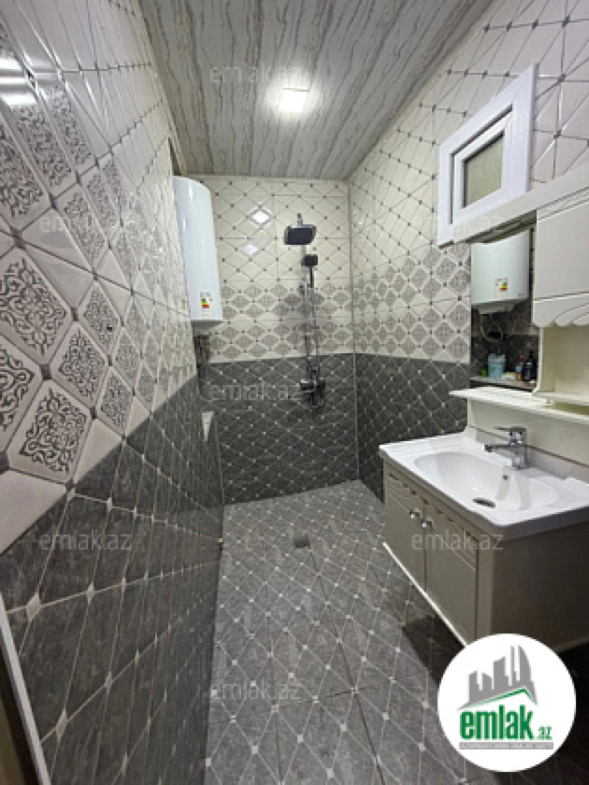 Satılır 2 otaqlı köhnə tikili 60 m²