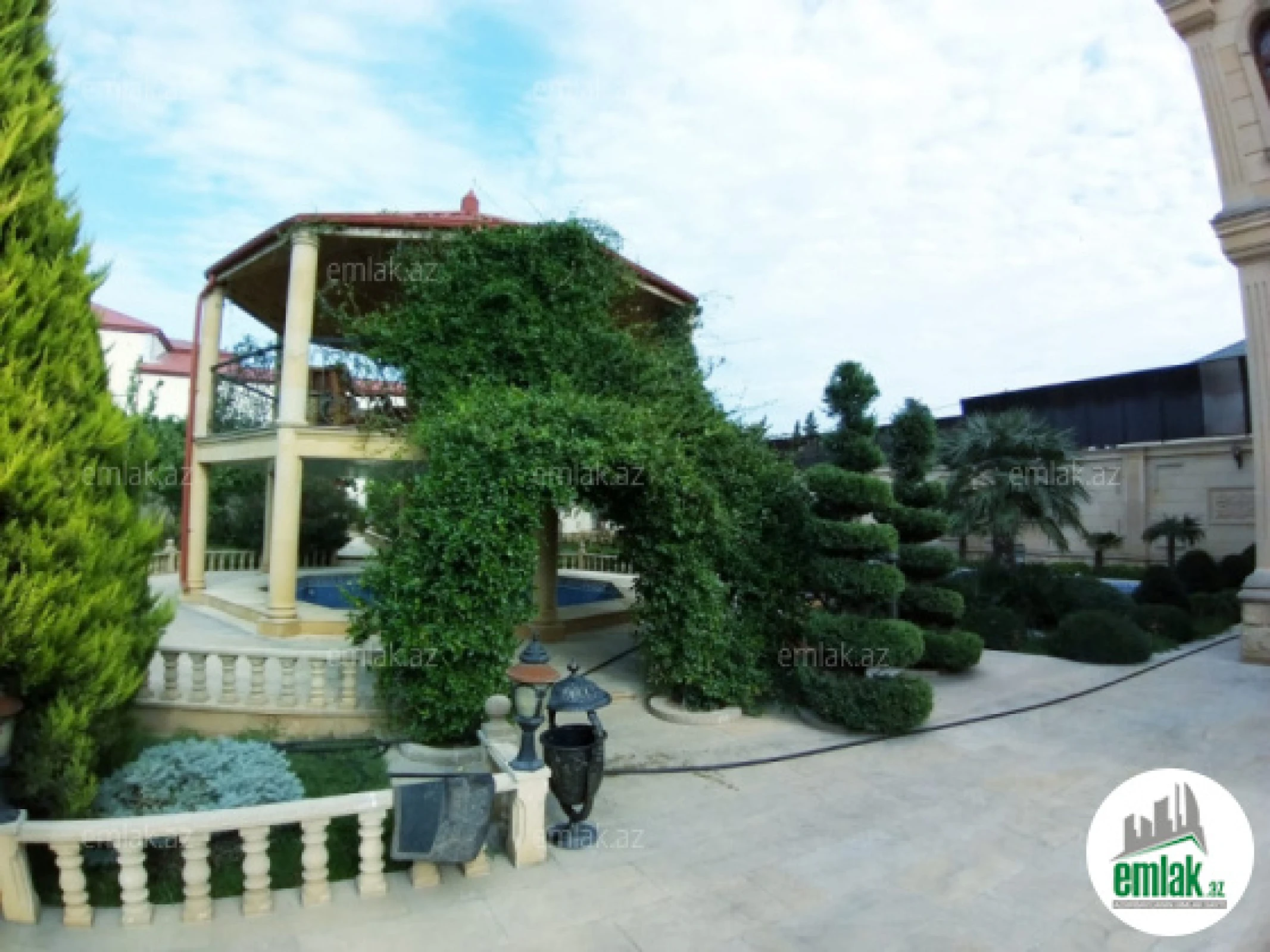 Satılır 5 otaqlı həyət evi 500 m²