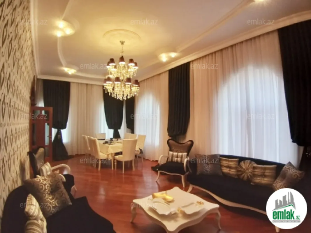 Satılır 5 otaqlı həyət evi 500 m²