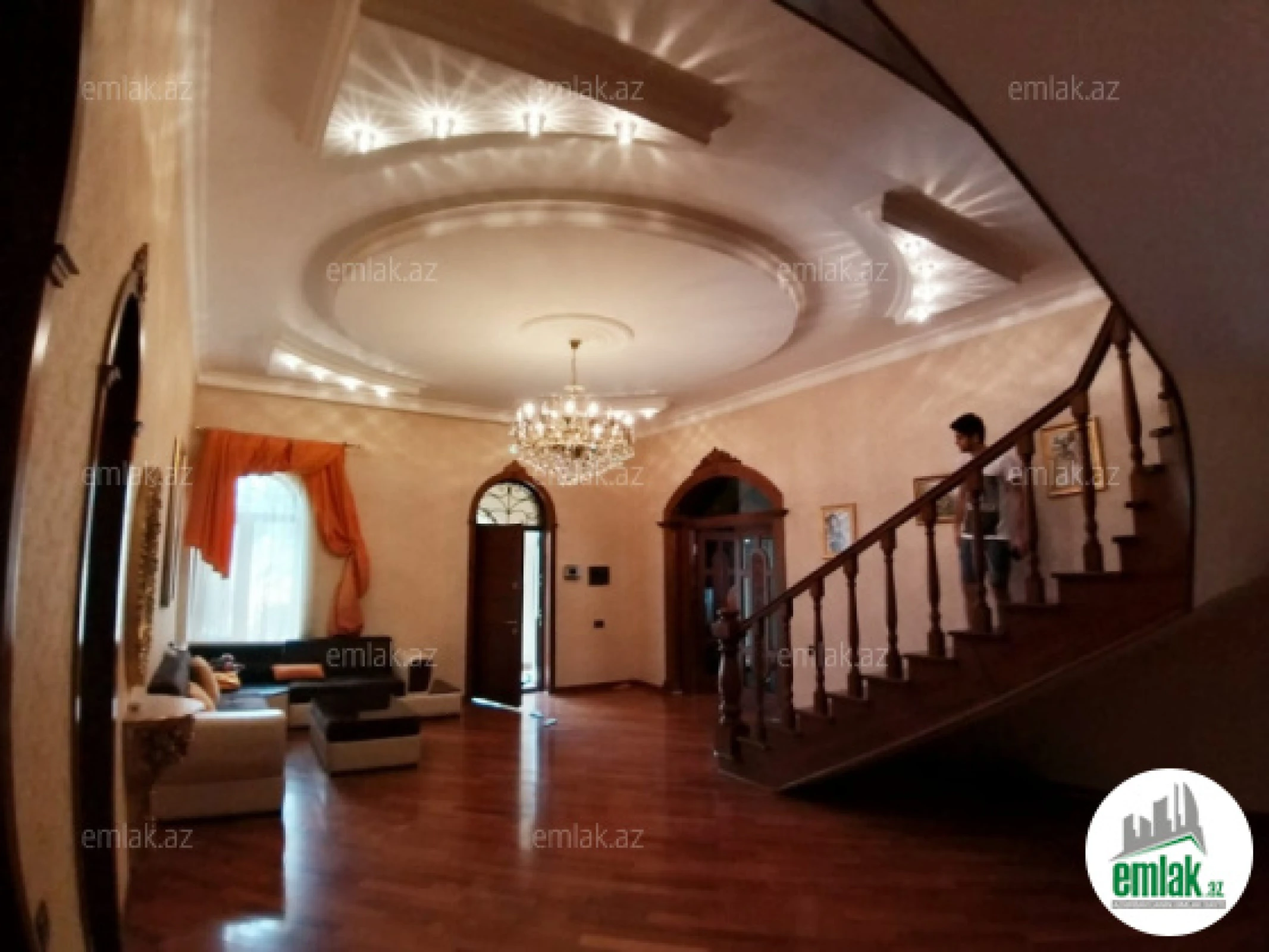 Satılır 5 otaqlı həyət evi 500 m²