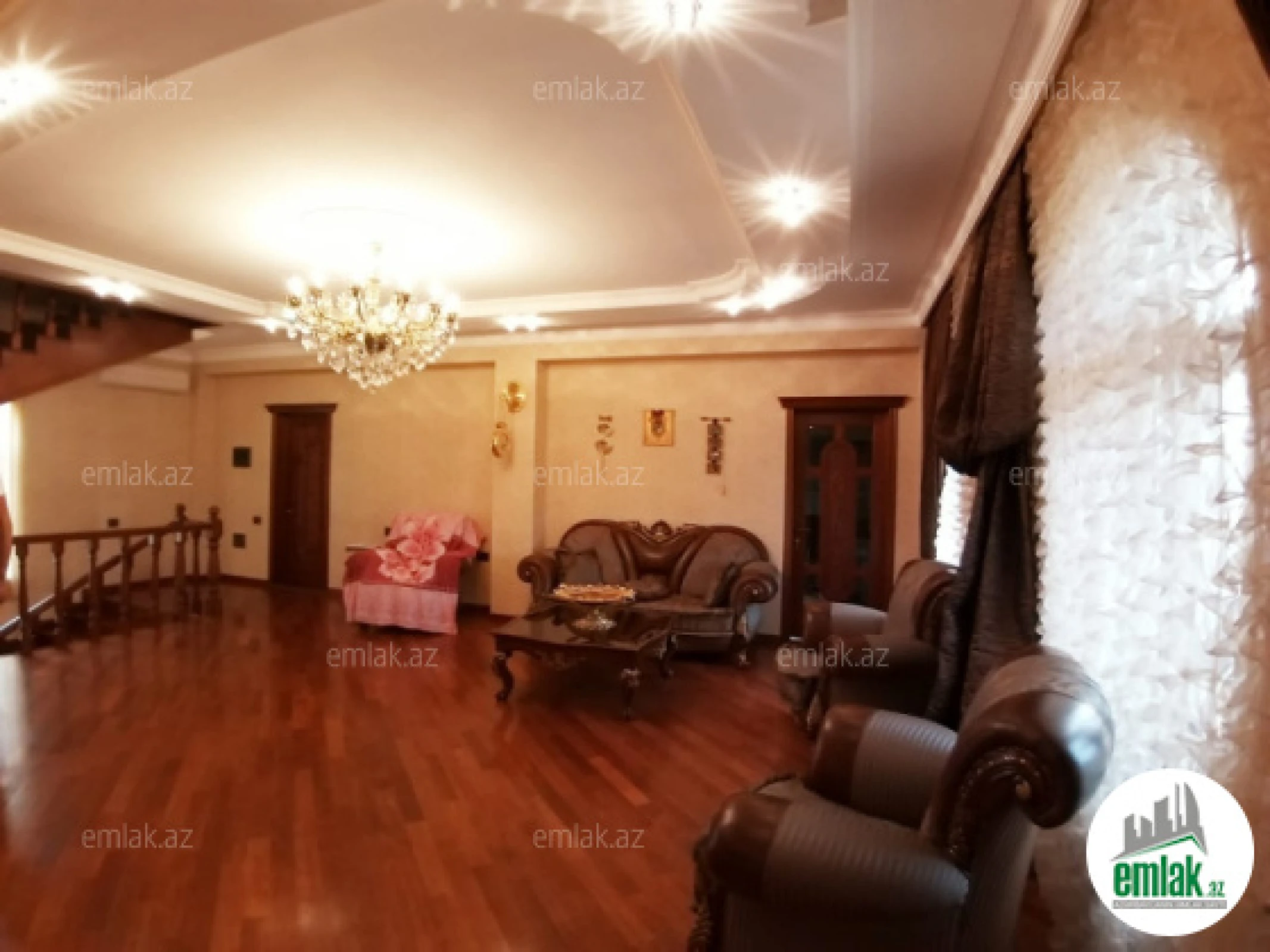 Satılır 5 otaqlı həyət evi 500 m²