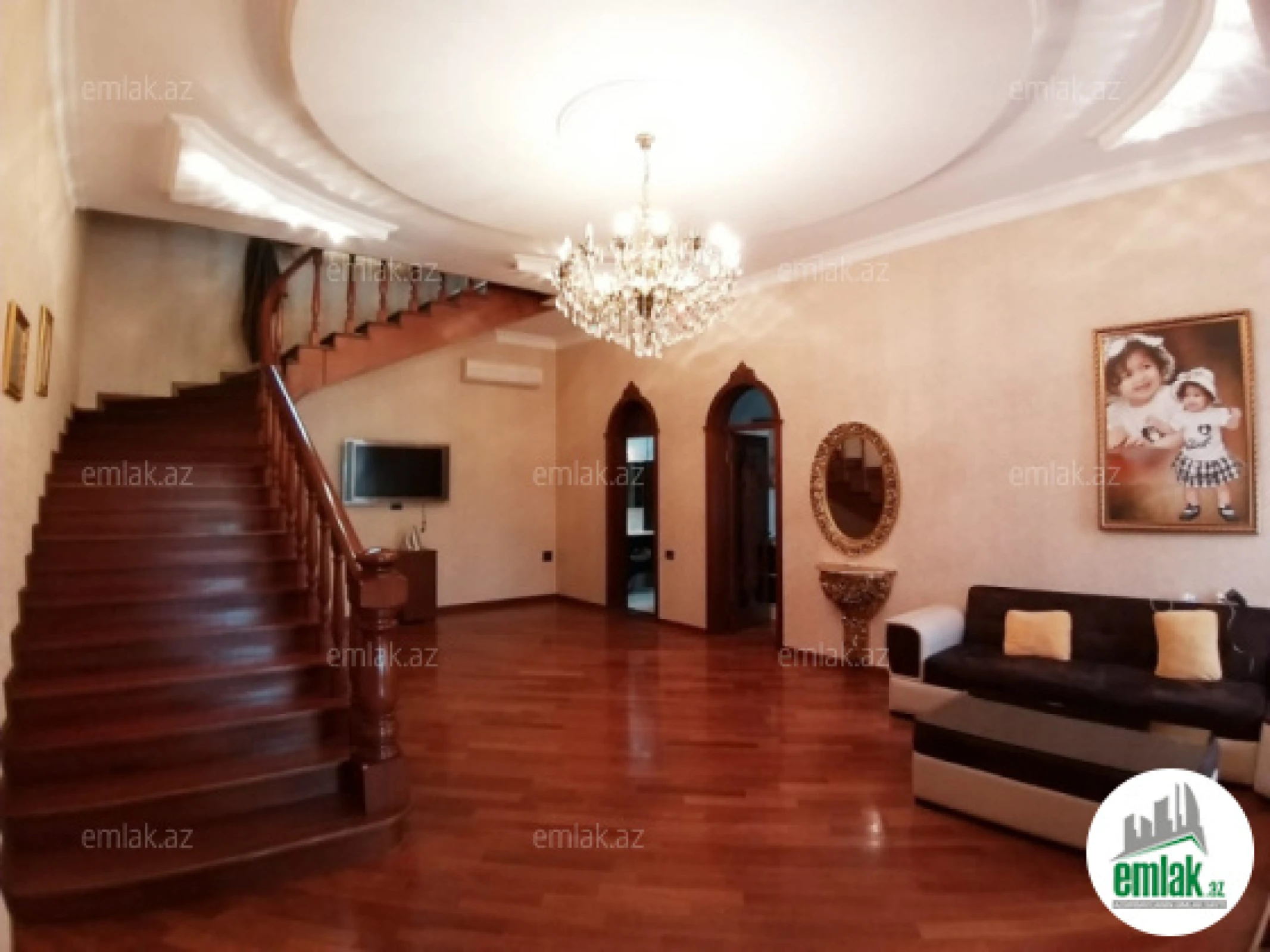 Satılır 5 otaqlı həyət evi 500 m²