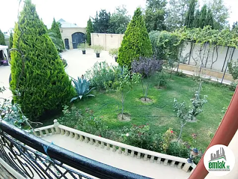 Satılır 5 otaqlı həyət evi 500 m²
