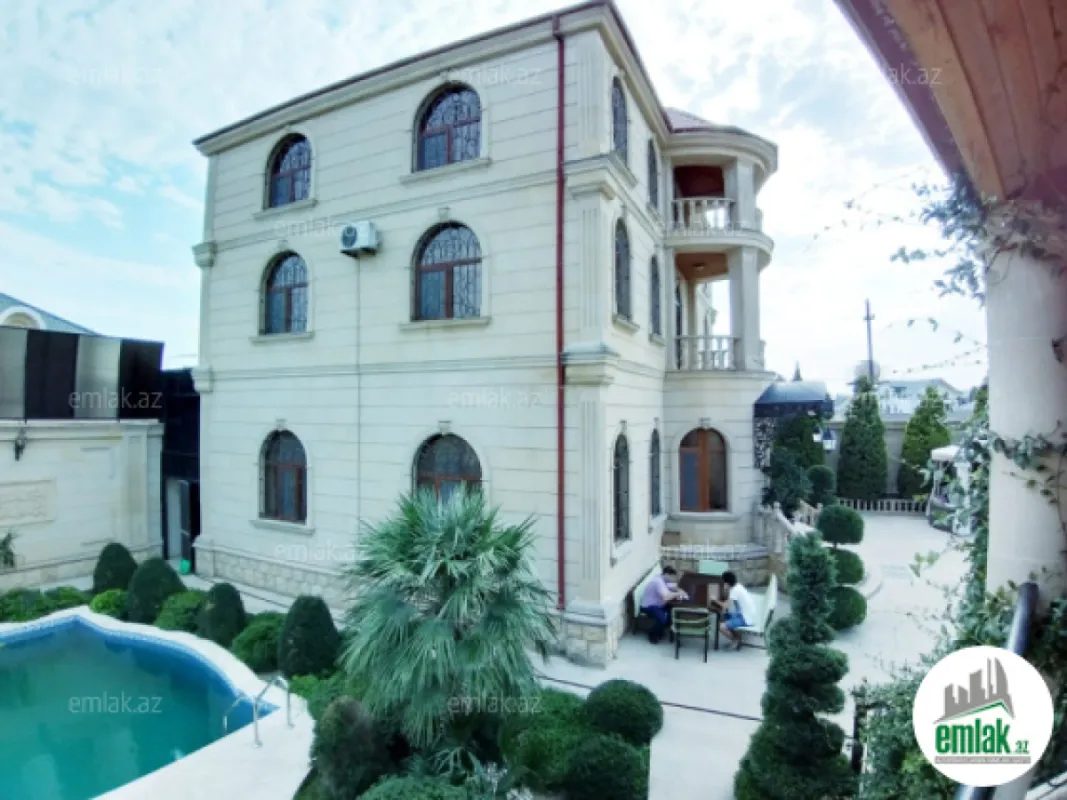 Satılır 5 otaqlı həyət evi 500 m²