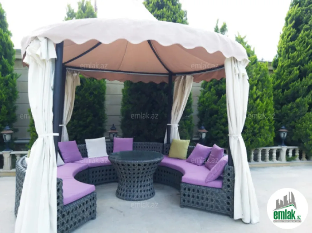 Satılır 5 otaqlı həyət evi 500 m²