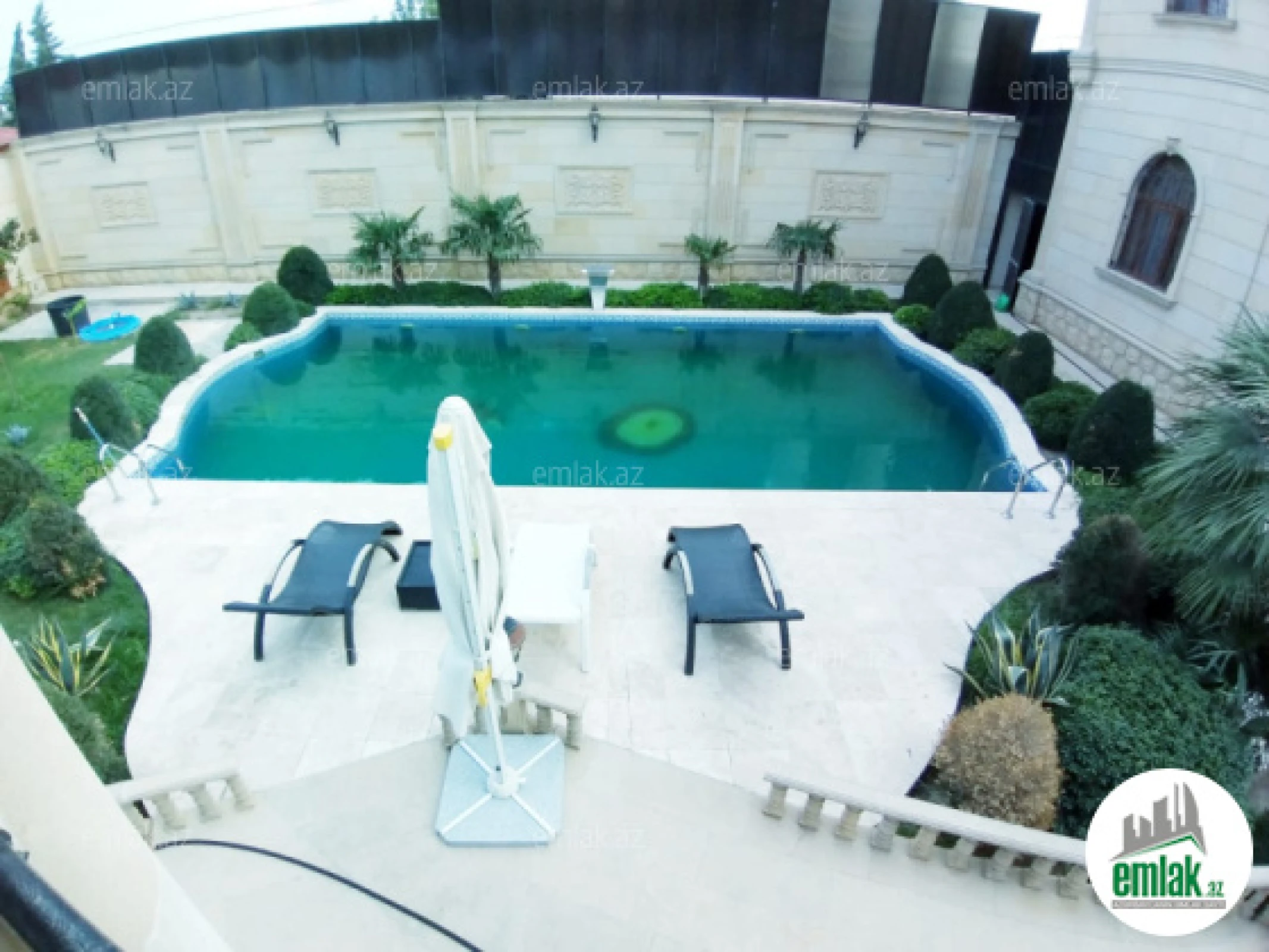 Satılır 5 otaqlı həyət evi 500 m²