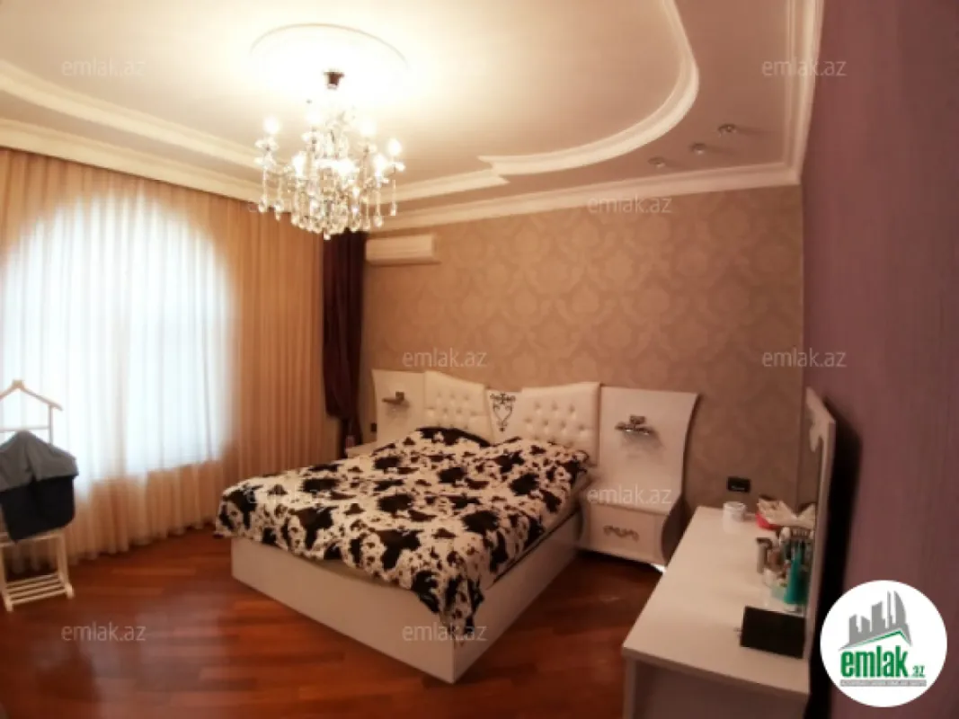 Satılır 5 otaqlı həyət evi 500 m²