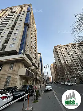Satılır 4 otaqlı yeni tikili 220 m²