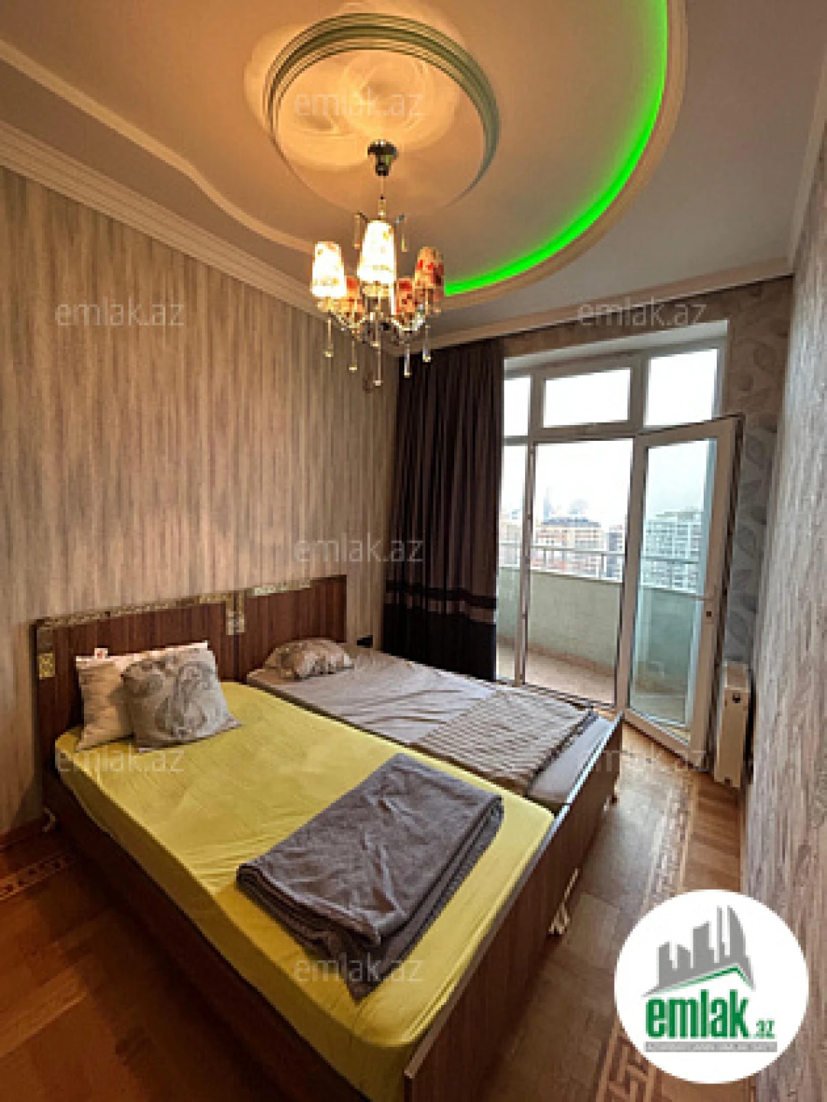 Satılır 4 otaqlı yeni tikili 220 m²