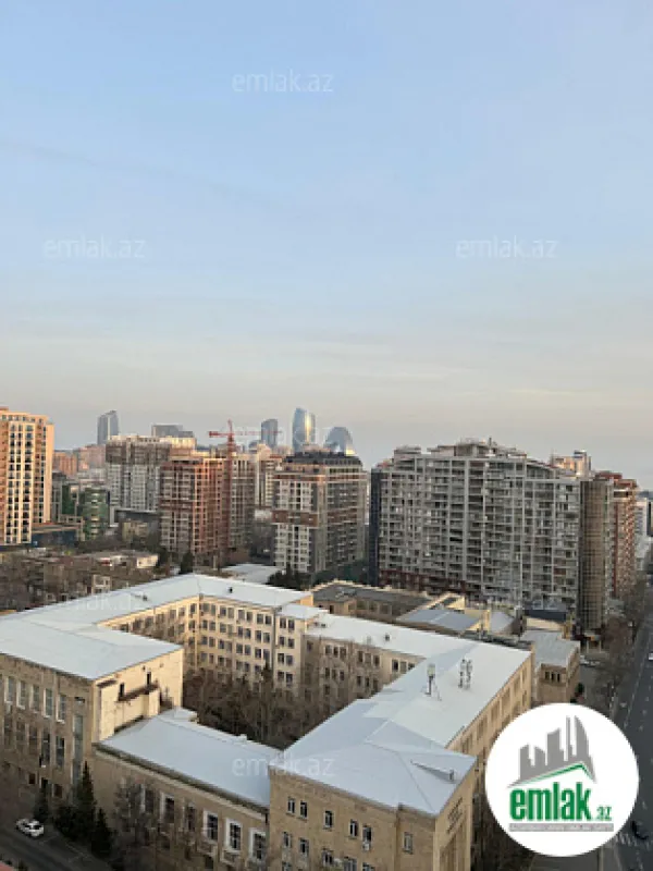 Satılır 4 otaqlı yeni tikili 220 m²